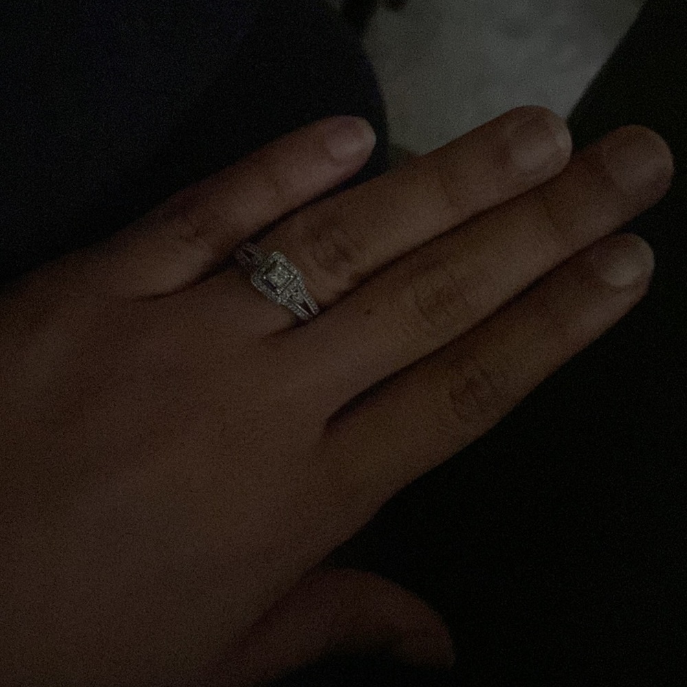 10k White Gold Diamond Engagement Ring - Picture 8 of 12